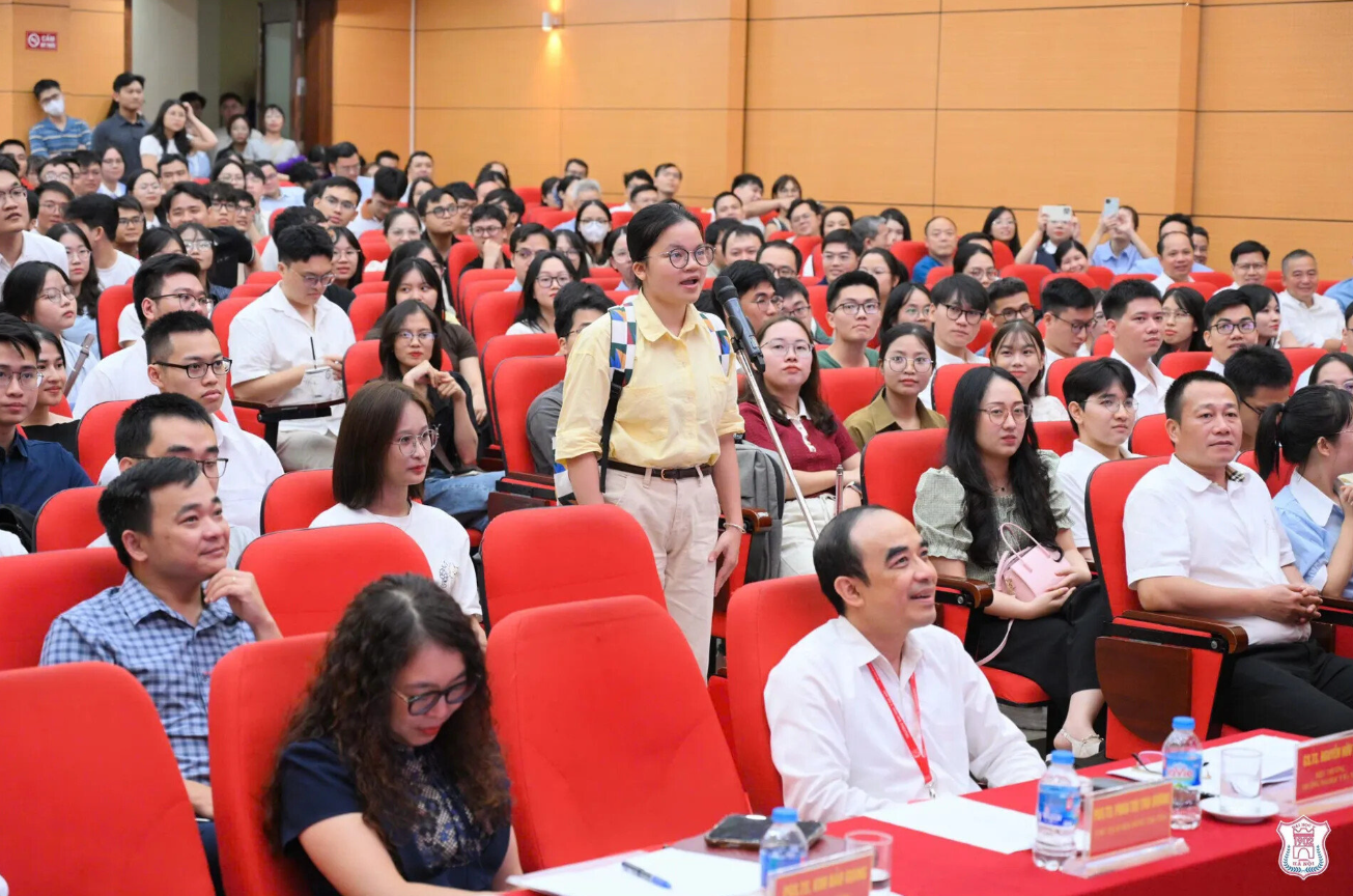 Top 5 bác sĩ nội trú 2025 gây ấn tượng mạnh nhất trong Match Day tại Đại học Y Hà Nội - Ảnh 2. Top 5 bác sĩ nội trú 2025 gây ấn tượng mạnh nhất trong Match Day tại Đại học Y Hà Nội - Ảnh 2.