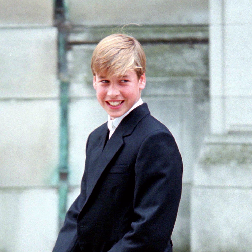Những h&igrave;nh ảnh hiếm hoi của Th&acirc;n vương William v&agrave; Vương tử Harry thời đi học Eton, 31 năm sau đến lượt Ho&agrave;ng tử George - Ảnh 1.