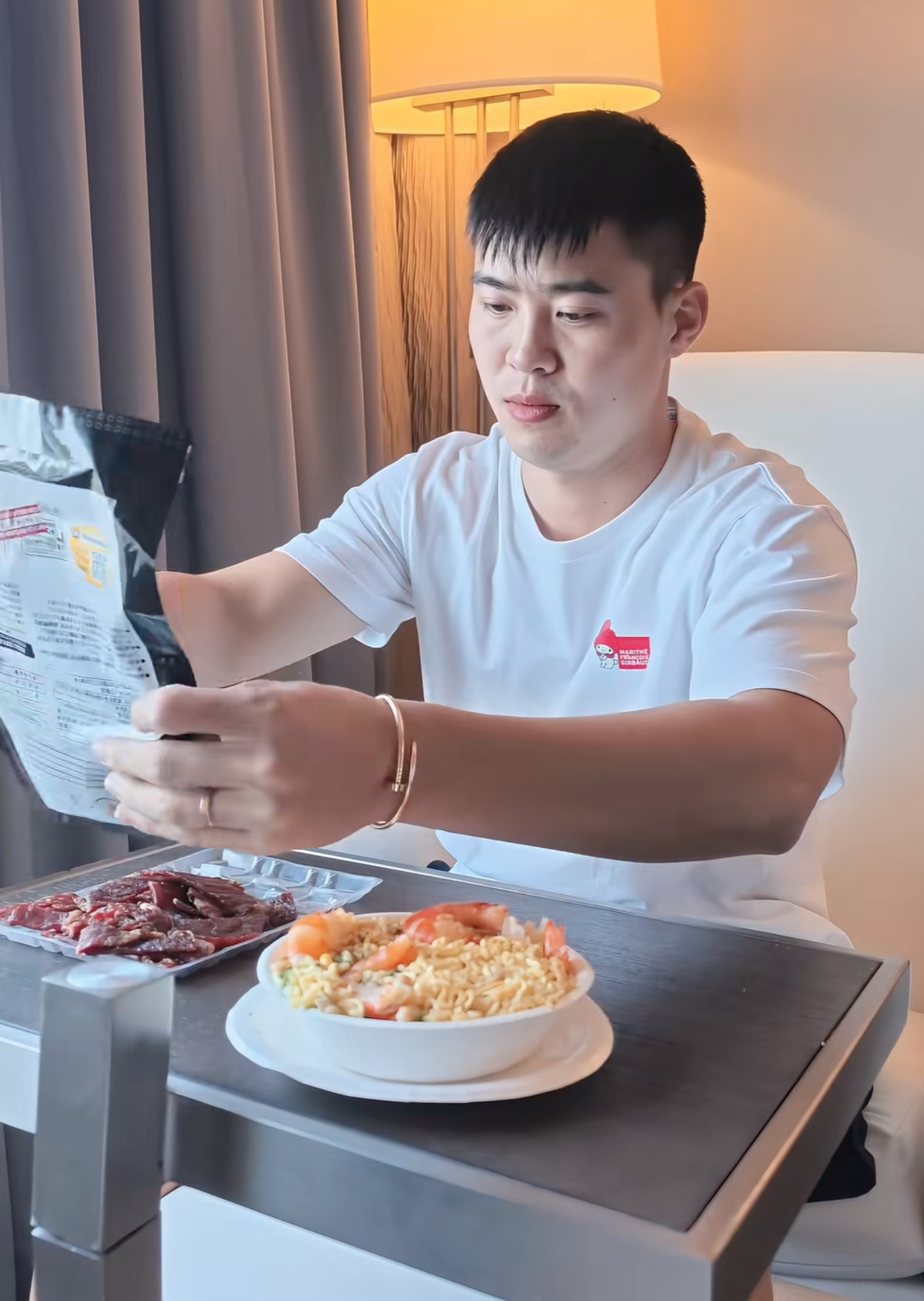 Cuộc sống Duy Mạnh v&agrave; Quỳnh Anh: H&agrave;nh tr&igrave;nh hồi phục sau phẫu thuật tại Mỹ - Ảnh 3.