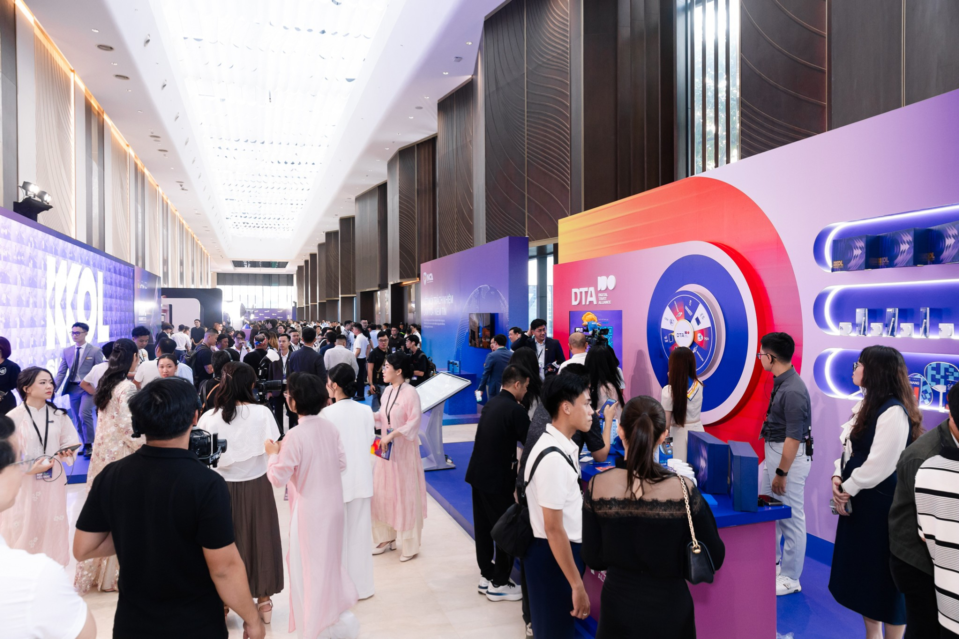KOL Summit 2026: Trải nghiệm độc đ&aacute;o v&agrave; hoạt động kết nối tại sự kiện lớn nhất năm - Ảnh 2.