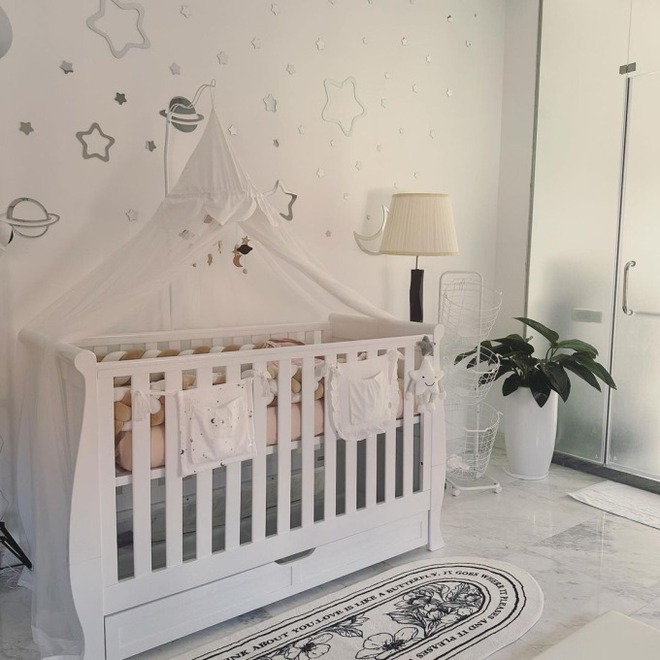 Con gái Linh Rin và Phillip Nguyễn đã lớn thế này: Cuộc sống tiểu thư Đáng yêu - Ảnh 4. Con gái Linh Rin và Phillip Nguyễn đã lớn thế này: Cuộc sống tiểu thư Đáng yêu - Ảnh 4.