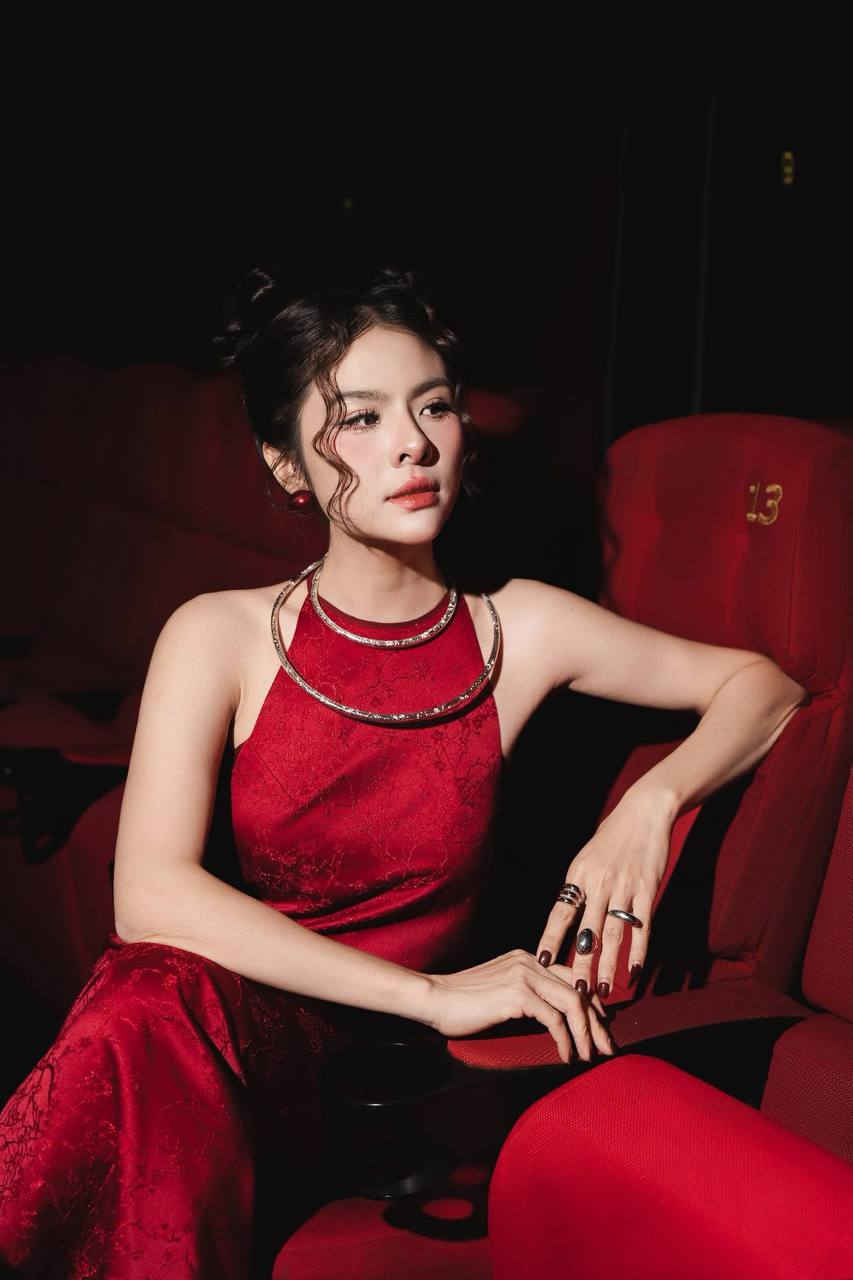 V&acirc;n Trang trở lại showbiz 2026: Mẹ 4 con vẫn xinh đẹp với v&oacute;c d&aacute;ng thon gọn - Ảnh 6.