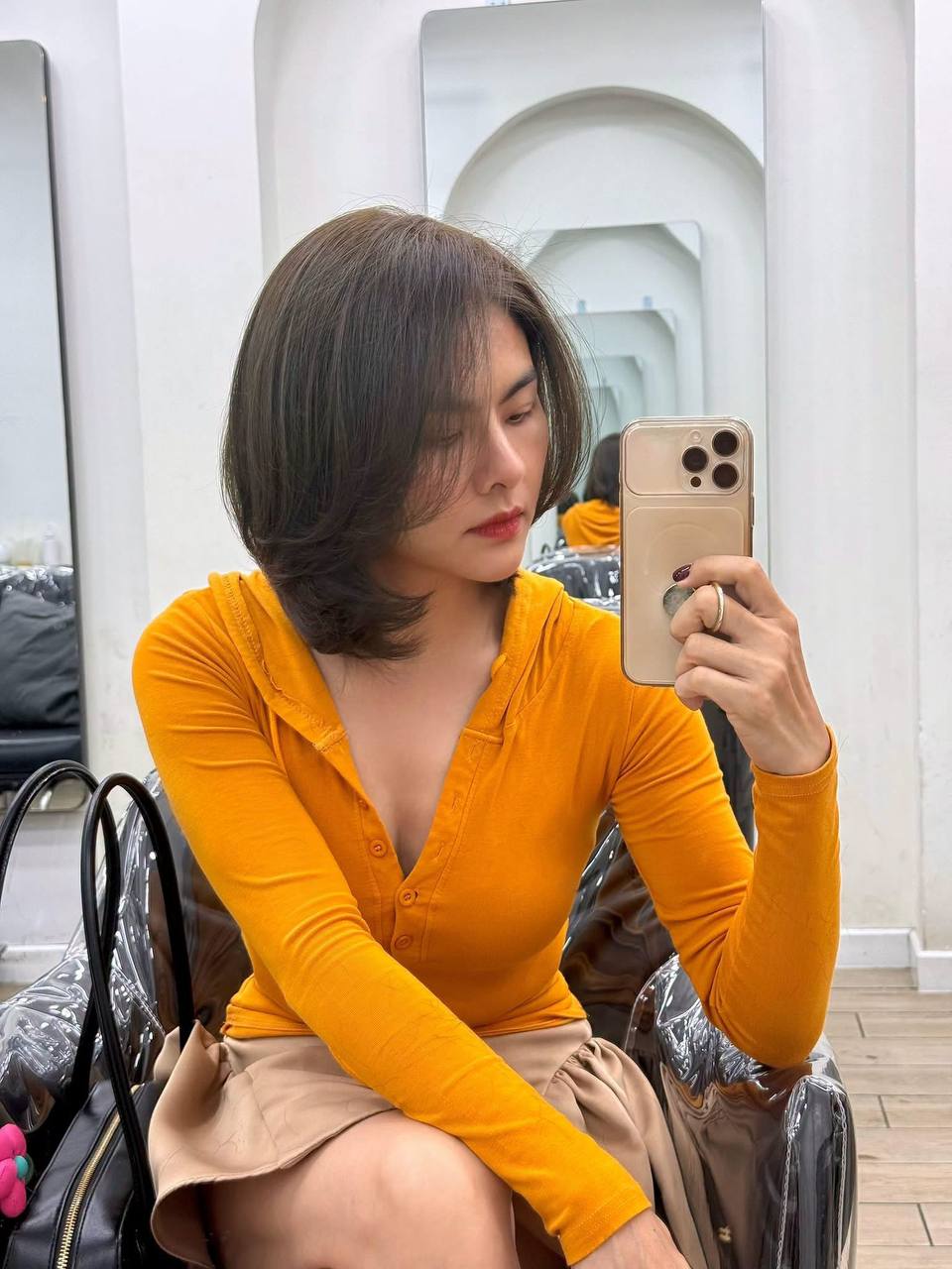 V&acirc;n Trang trở lại showbiz 2026: Mẹ 4 con vẫn xinh đẹp với v&oacute;c d&aacute;ng thon gọn - Ảnh 7.