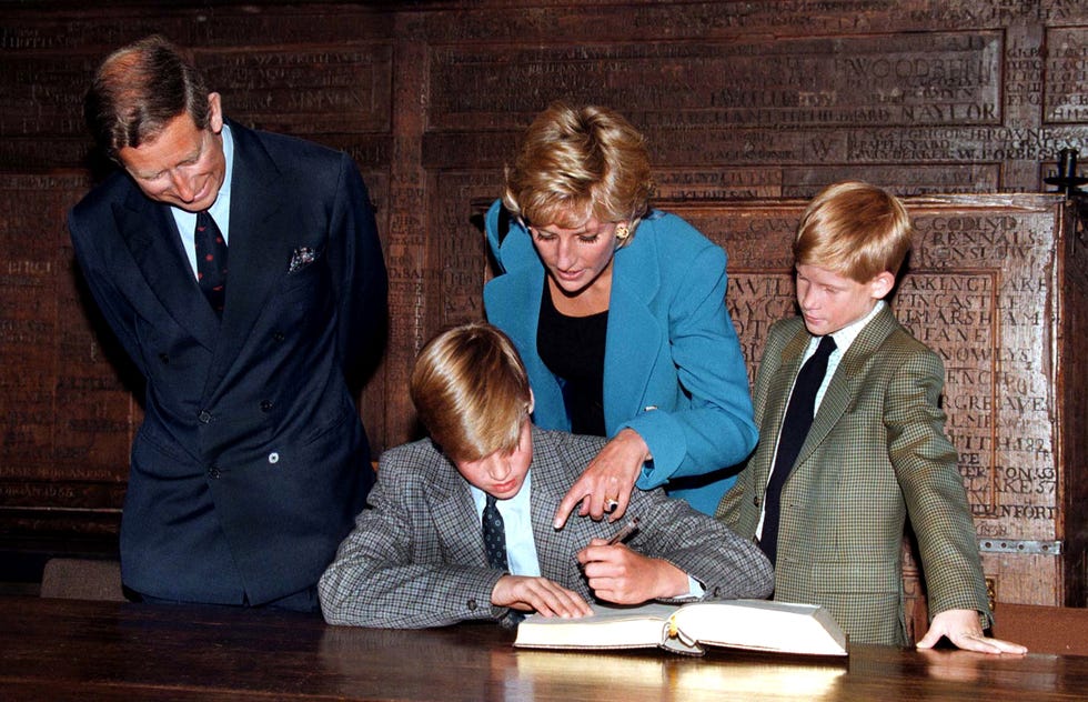 Những h&igrave;nh ảnh hiếm hoi của Th&acirc;n vương William v&agrave; Vương tử Harry thời đi học Eton, 31 năm sau đến lượt Ho&agrave;ng tử George - Ảnh 5.