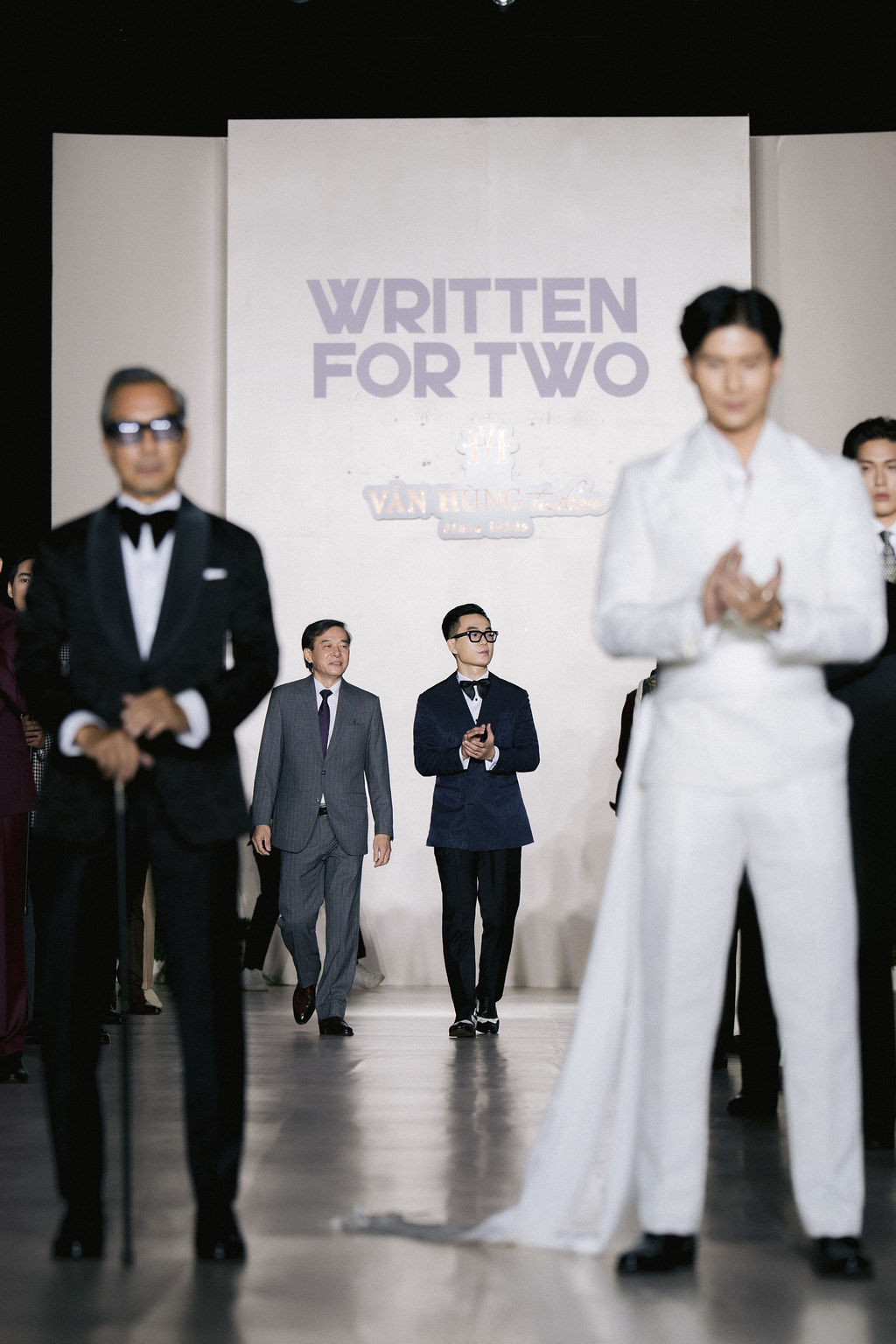 NTK Văn Ho&agrave;n: C&acirc;u chuyện di sản từ tiệm may 3 đời trong kh&ocirc;ng gian kh&aacute;ch sạn hot hit nhất nh&igrave; H&agrave; Nội - Ảnh 10.