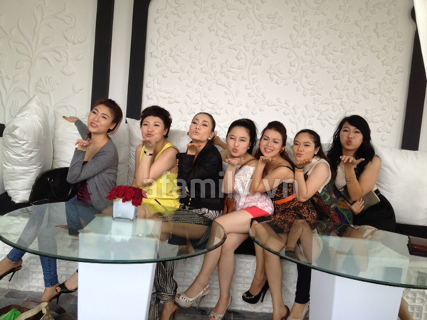 H&eacute; lộ h&igrave;nh ảnh n&oacute;ng của team Thu Minh