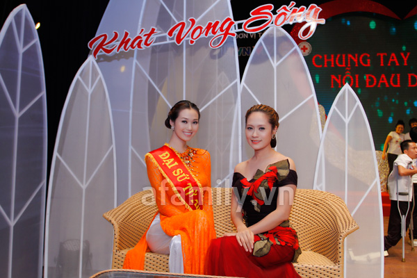 Sao Việt c&ugrave;ng thắp 