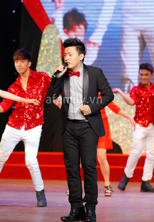 Sao Việt c&ugrave;ng thắp 