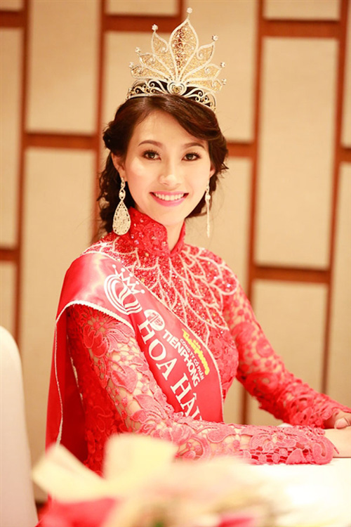 Lộ ảnh thời học sinh của tân Hoa hậu VN