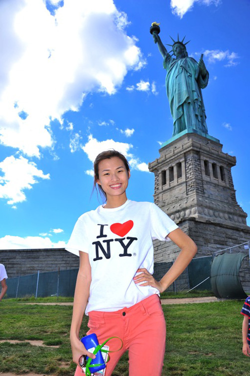 Top 6 VNTM 2012 du h&iacute; tại New York 3