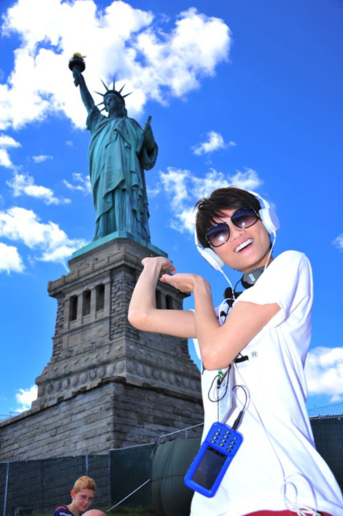 Top 6 VNTM 2012 du h&iacute; tại New York 4