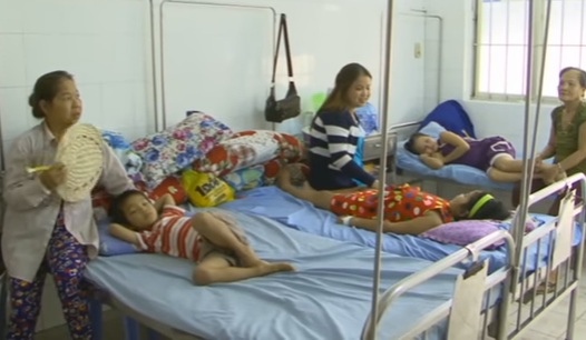 Ăn ốc bươu vàng tái chanh, 4 em nhỏ bị viêm màng não - Ảnh 1. Ăn ốc bươu vàng tái chanh, 4 em nhỏ bị viêm màng não - Ảnh 1.