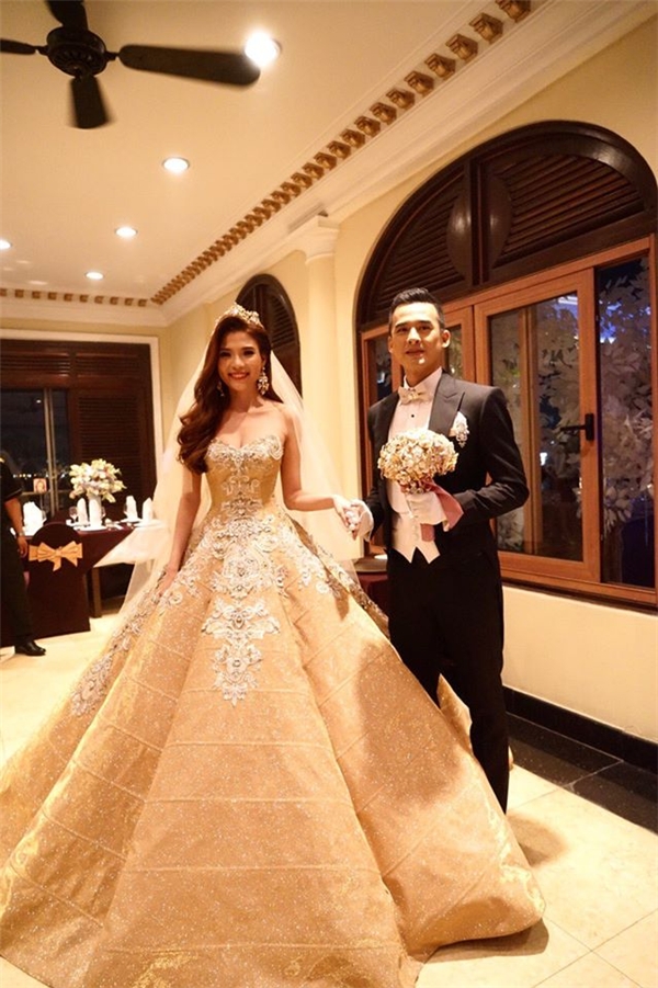 Những thiết kế váy cưới đậm chất cổ tíchcủa sao Việt trong năm 2016 - Ảnh 32.