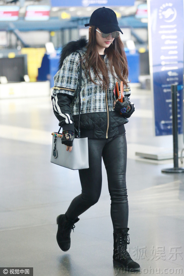 Lưu Diệc Phi bị bắt gặp tại sân bay Hàn Quốc sau khi lộ ảnh hẹn hò Song Seung Hun - Ảnh 1.