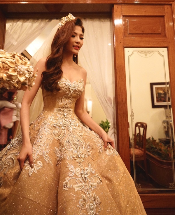 Váy cưới cô dâu trễ vai tùng xoè,kiểu công chúa cao cấp đính kết đá lấp  lánh | Shopee Việt Nam
