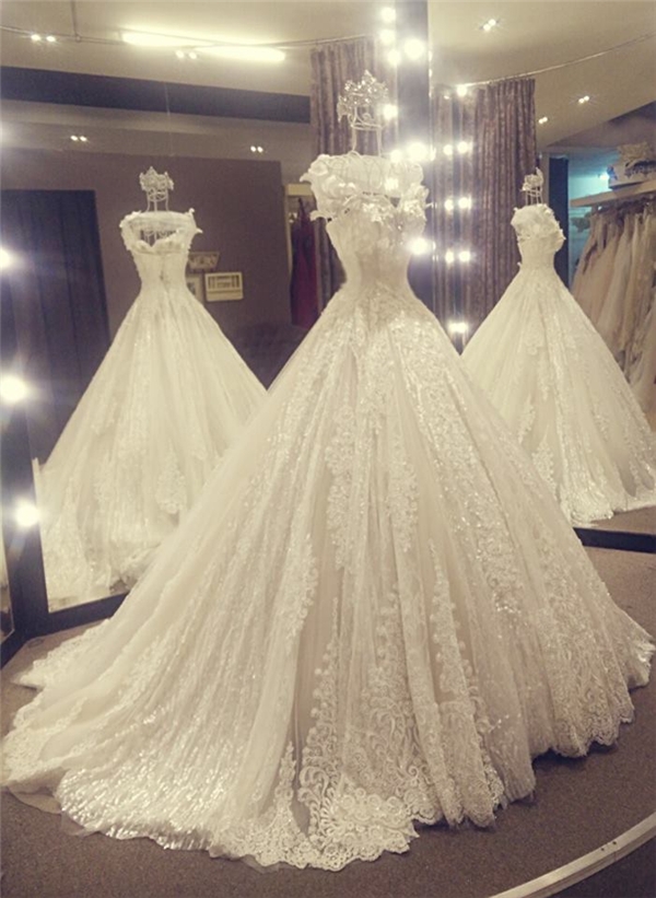 Những thiết kế váy cưới đậm chất cổ tíchcủa sao Việt trong năm 2016 - Ảnh 36.