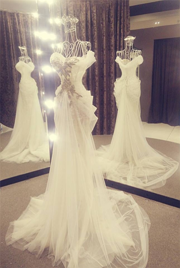 Những thiết kế váy cưới đậm chất cổ tíchcủa sao Việt trong năm 2016 - Ảnh 38.