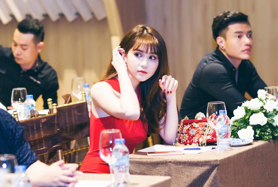 Sau tất cả, chỉ c&oacute; t&oacute;c m&aacute;i lưa thưa mới gi&uacute;p c&aacute;c n&agrave;ng hồi xu&acirc;n - Ảnh 1.