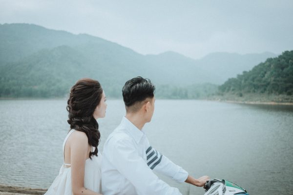 Có gì trong lễ cưới bí mật đẹp thoát tục của cặp đôi Việt được báo Tây ca ngợi hết lời - Ảnh 19.