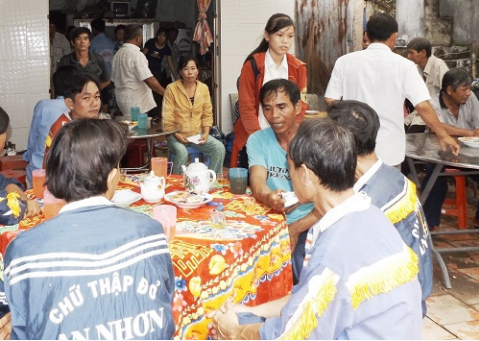 Đi hái rau cùng mẹ, cậu bé 13 tuổi bị sét đánh chết - Ảnh 1.