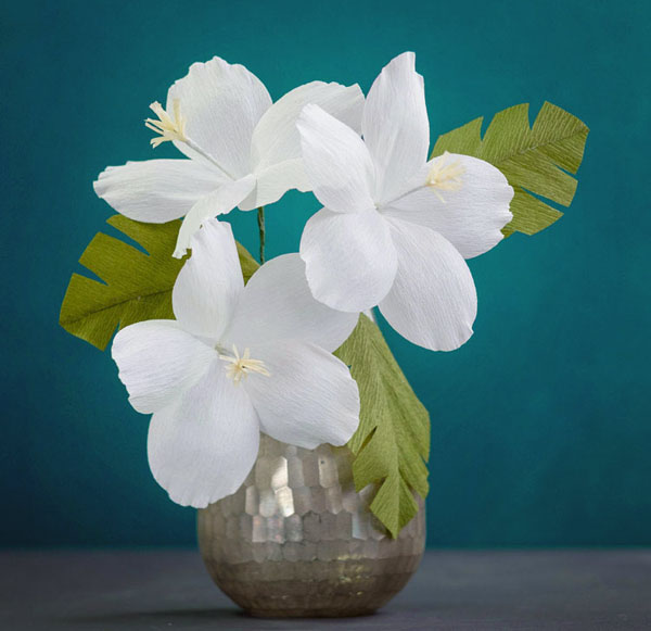 3 cách làm hoa giấy sắc trắng tinh khôi trang trí nhà đẹp tinh tế - Ảnh 5.
