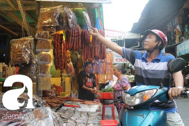 “Vũ nữ chân dài” đặc sản Biển Hồ được săn hàng dự trữ cho Tết ở Sài Gòn - Ảnh 8.