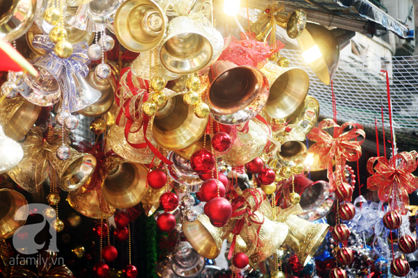 Phố phường Hà Nội, Sài Gòn đã trang hoàng rực rỡ lung linh chào đón Giáng sinh - Ảnh 15.