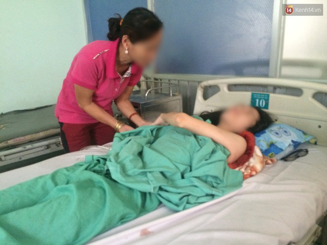 Vụ nữ sinh bị bạn trai đâm ở Sài Gòn: Nó mang xe máy, laptop của con gái tôi đi cầm cố để tiêu xài - Ảnh 1.