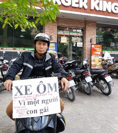 Soái ca chạy xe ôm “vì một người con gái” gây sốt cộng đồng mạng - Ảnh 1.