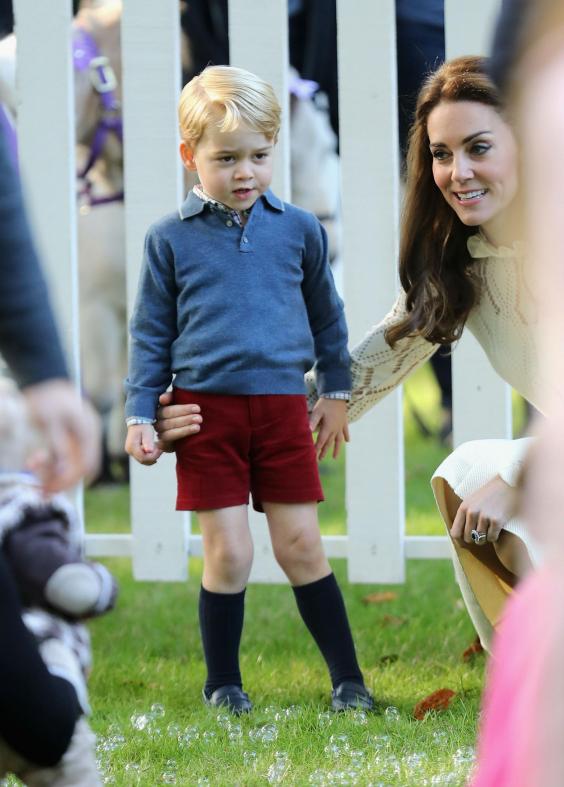 Vì sao Hoàng tử bé nước Anh luôn mặc quần soóc, kể cả vào mùa Đông lạnh giá? - Ảnh 4.
