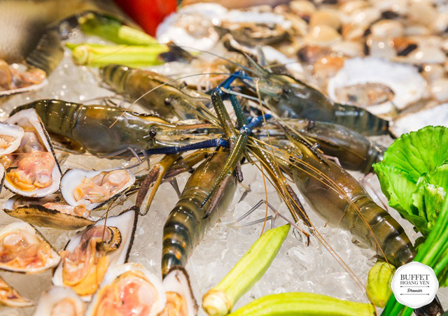 Đại tiệc buffet Gi&aacute;ng sinh ho&agrave;nh tr&aacute;ng nhất năm - Ảnh 5.