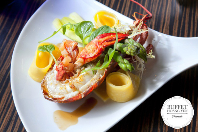 Đại tiệc buffet Gi&aacute;ng sinh ho&agrave;nh tr&aacute;ng nhất năm - Ảnh 7.