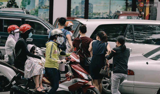 Phát điên, ngộp thở vì cảnh giờ nào cũng kẹt xe, chỗ nào cũng kẹt xe ở Sài Gòn - Ảnh 7.