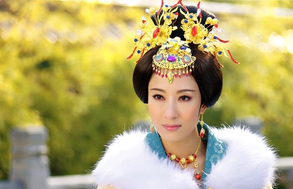 Tình yêu si dại nhất nhì lịch sử Trung Hoa của quân vương trẻ dành cho cung nữ hơn mình 17 tuổi - Ảnh 2.