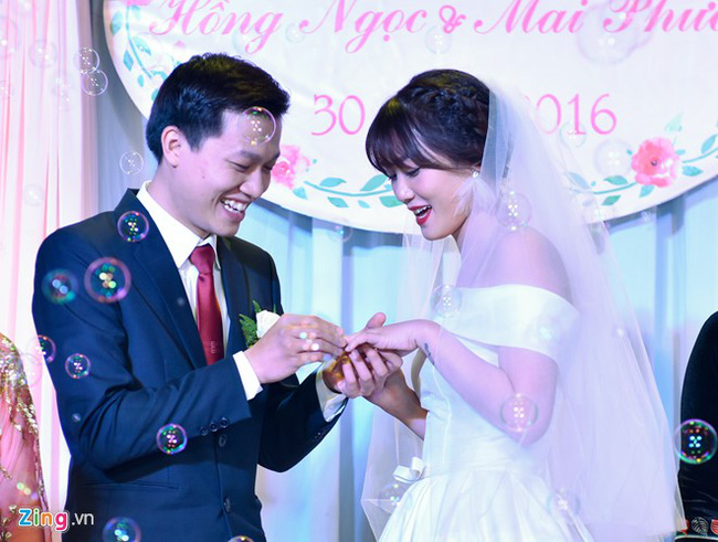 Hành động đẹp của chú rể Trần Ngọc trong lễ cưới với cô dâu hot girl - Ảnh 4.