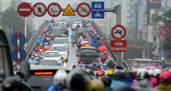 Đi vào làn xe buýt nhanh BRT ở Hà Nội sẽ bị xử phạt nguội - Ảnh 1.