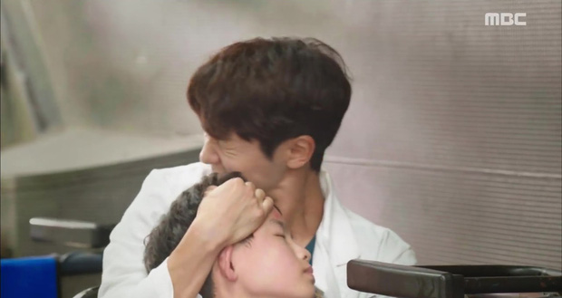 Nữ hoàng băng giá Ha Ji Won cuối cùng cũng ngoan ngoãn để trai đẹp ôm vào lòng - Ảnh 5.