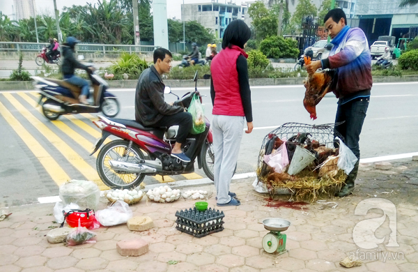 Hà Nội: Chung cư mọc đến đâu, chợ cóc đi theo đến đó - Ảnh 4.