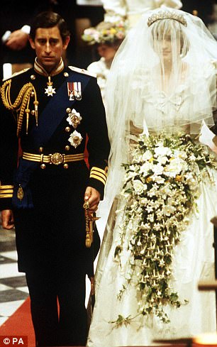 CHẤN ĐỘNG: Sau đám cưới vài tuần, Công nương Diana từng cắt cổ tay tự tử vì ghen tuông với tình địch Camilla - Ảnh 2.