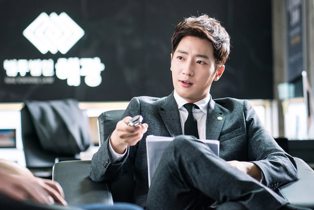 Phim mới của Lee Jong Suk - Suzy khiến khán giả ngã ngửa vì điều này - Ảnh 4.