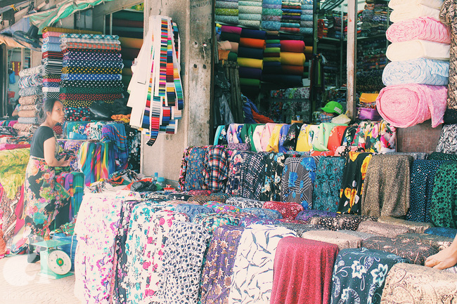 Muốn mua vải may da, đừng quên ghé ngang khu chợ Soái Kình Lâm trăm năm tuổi ở Sài Gòn - Ảnh 2.