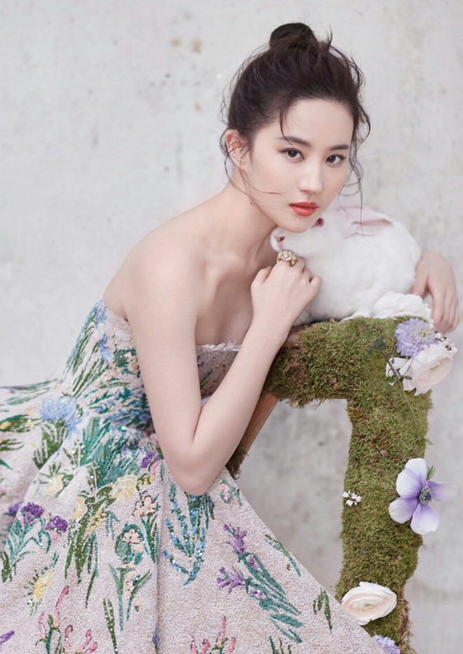 Sau 11 năm, cuối cùng Lưu Diệc Phi cũng chịu đóng phim truyền hình - Ảnh 1. Sau 11 năm, cuối cùng Lưu Diệc Phi cũng chịu đóng phim truyền hình - Ảnh 1.