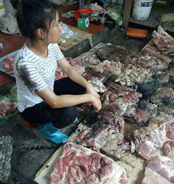 Hải Phòng: Cả chục cân thịt lợn của người phụ nữ bị tạt dầu luyn vì bán giá rẻ khiến dư luận phẫn nộ - Ảnh 5.