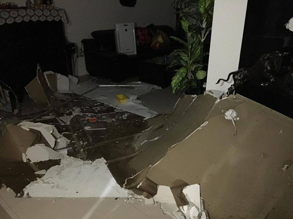 Hà Nội: Nhà đầy nước khi trần bất ngờ sập xuống giữa đêm tại chung cư - Ảnh 5.