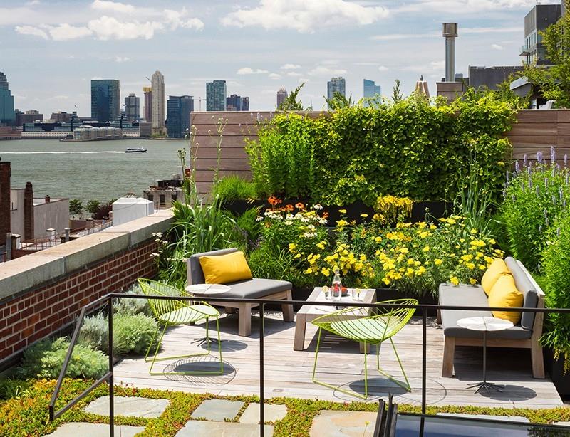 Khu vườn trên sân thượng: Cùng chúng tôi khám phá khu vườn trên sân thượng với các giải pháp thiết kế tối ưu và đầy tính sáng tạo, giúp bạn tận hưởng cuộc sống trong không gian xanh thoáng đãng giữa trung tâm thành phố.