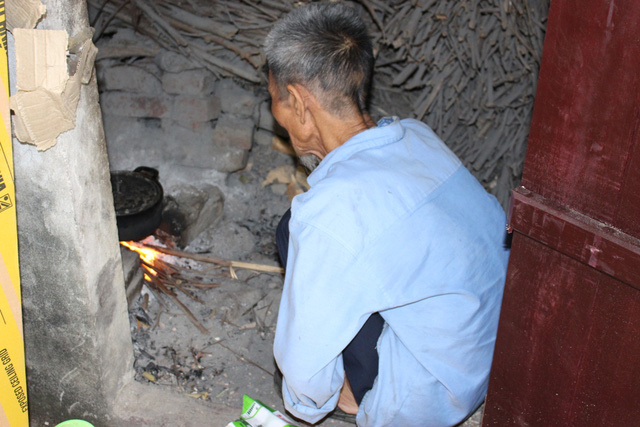 Sự thật cay mắt đằng sau bát cháo chim lổm nhổm toàn lông ông nội dành riêng cho cháu - Ảnh 2.