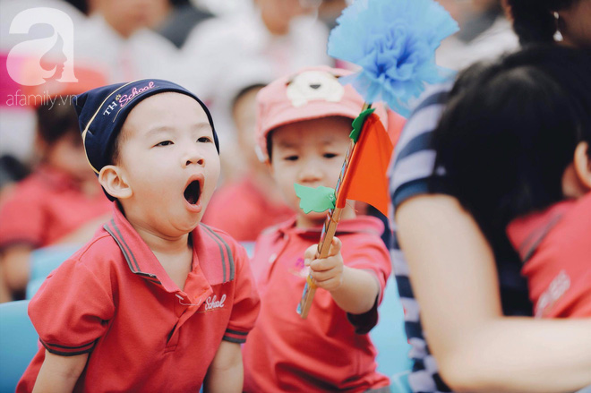 Tan chảy với những khoảnh khắc cực dễ thương của các thiên thần nhí trong ngày khai giảng - Ảnh 4.