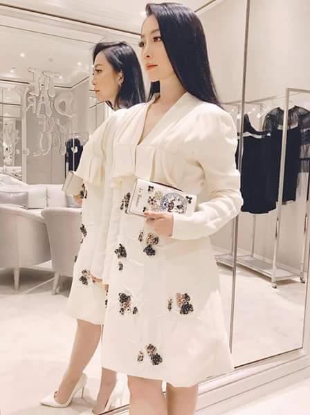 Soi nhất cử nhất động của sao Việt (11/8) - Ảnh 5. Soi nhất cử nhất động của sao Việt (11/8) - Ảnh 5.