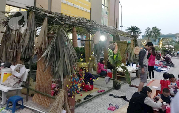 Cư dân chung cư ở Hà Nội rậm rịch tổ chức chợ Tết quê thứ gì cũng có - Ảnh 10.