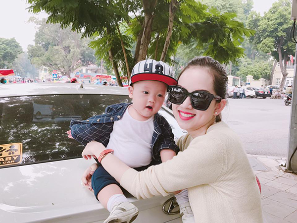 Sau thời vàng son đình đám, những hot girl đời đầu và đời sau đều đã yên phận làm “hot mom” - Ảnh 42. Sau thời vàng son đình đám, những hot girl đời đầu và đời sau đều đã yên phận làm “hot mom” - Ảnh 42.